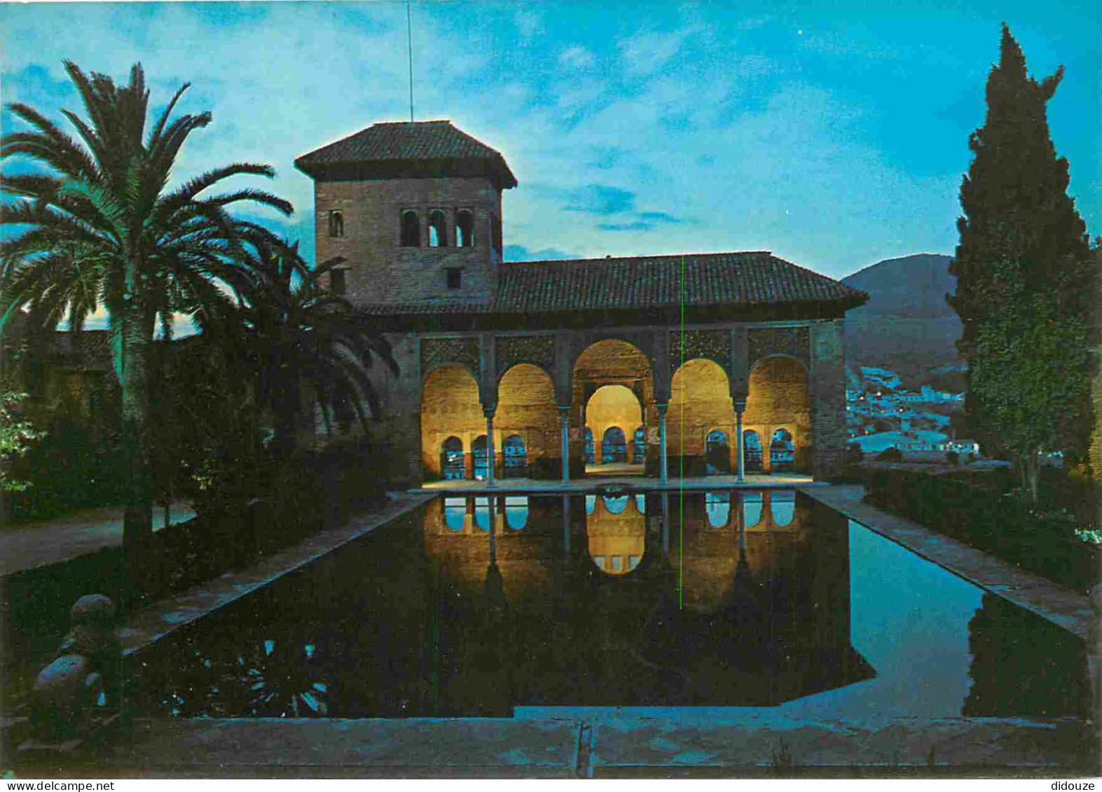 Espagne - Espana - Andalucia - Granada - Alhambra - El Partal - Torre De Las Damas - Nocturna - Espana - CPM - Voir Scan - Granada