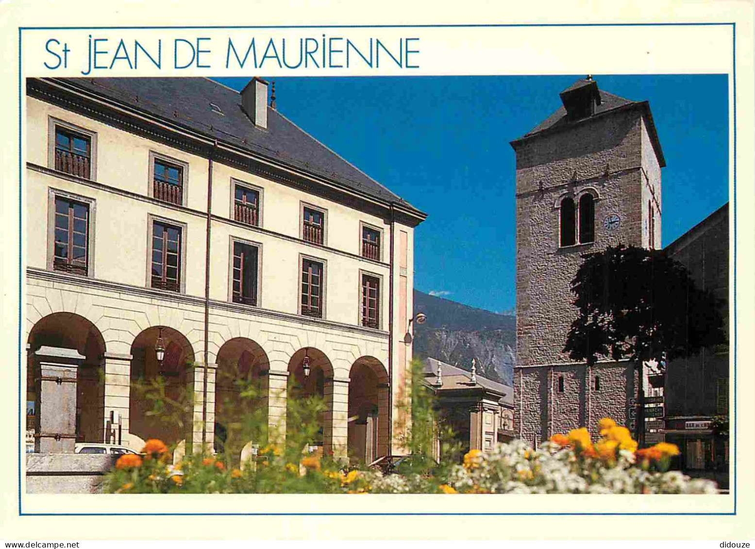 73 - Saint Jean De Maurienne - Les Arcades De La Rue De La République Et Le Clocher - Fleurs - CPM - Voir Scans Recto-Ve - Saint Jean De Maurienne