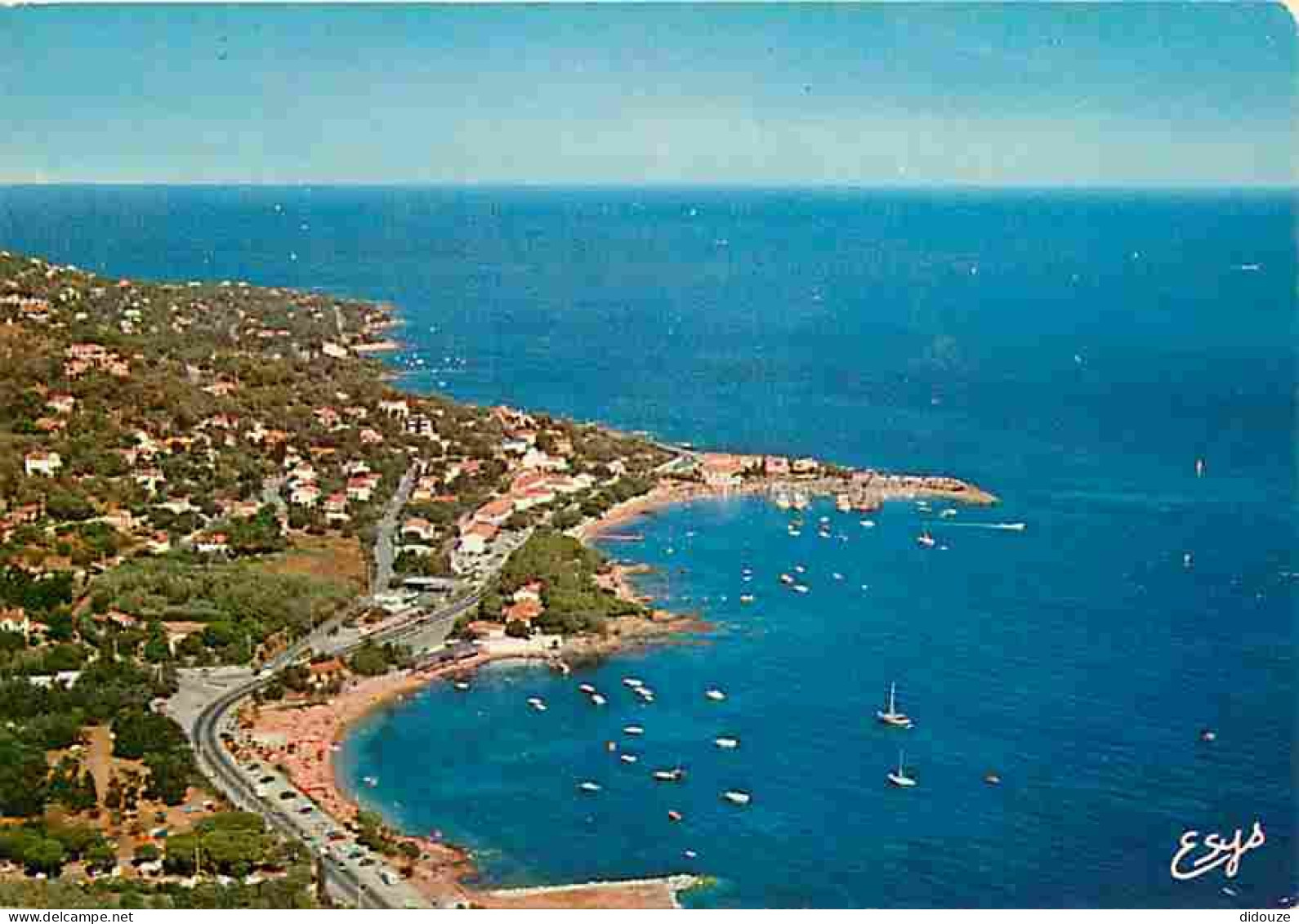 83 - Les Issambres - Le Port Et La Plage De San Peire - Vue Aérienne - CPM - Voir Scans Recto-Verso - Les Issambres