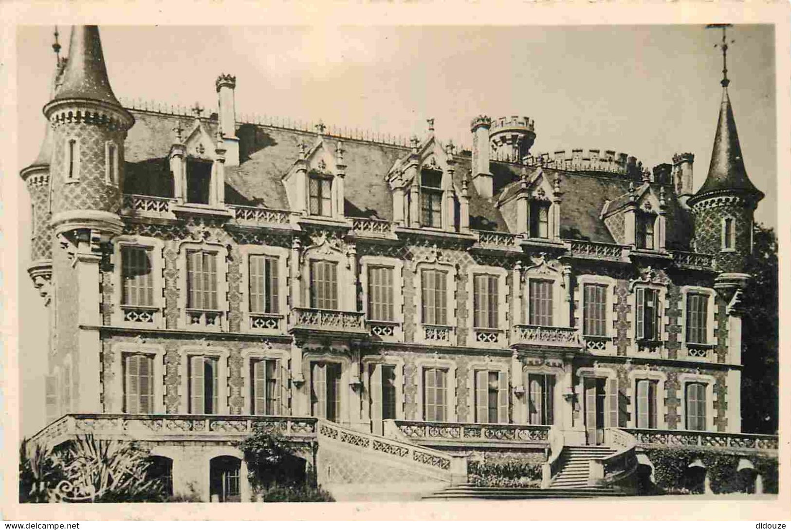 18 - Saint Florent Sur Cher - Le Chateau - Carte Dentelée - CPSM Format CPA - Voir Scans Recto-Verso - Saint-Florent-sur-Cher