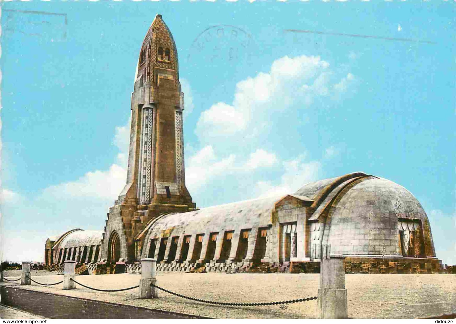 55 - Douaumont - L'Ossuaire De Douaumont - Carte Dentelée - CPSM Grand Format - Voir Scans Recto-Verso - Douaumont