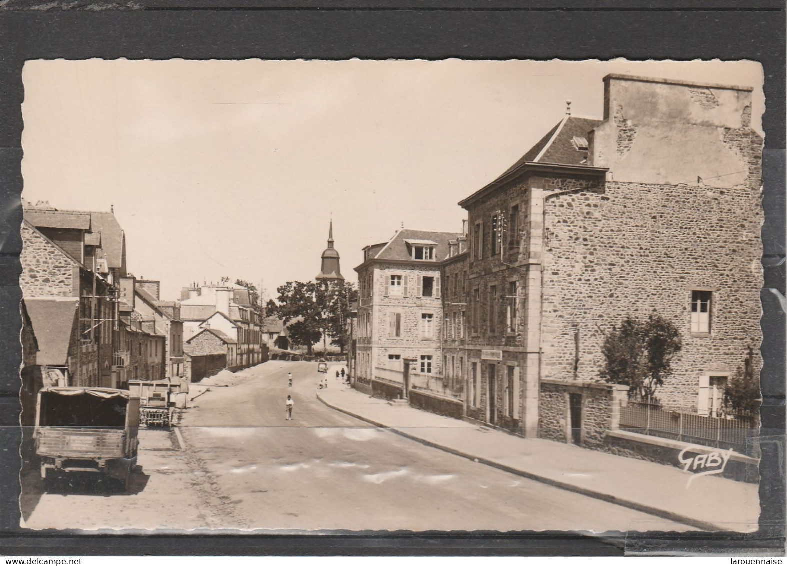 22 - LAMBALLE - Rue Saint Martin, à Droite, Collège Moderne De Jeunes Filles - Lamballe