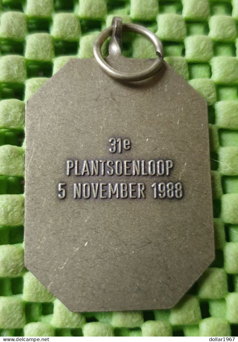 Medaile : Plantsoenloop, De Groninger Gezinsbode AR60.77 ( 10 November 1988 ) -  Original Foto  !!  Medallion  Dutch - Altri & Non Classificati