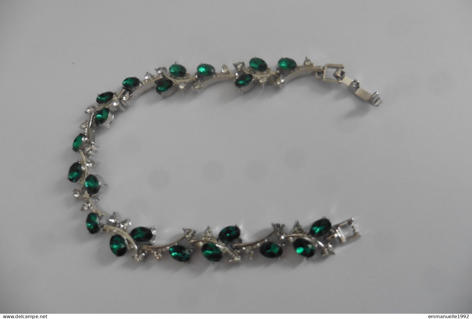 Neuf - Bracelet En Métal Argenté Serti Cristaux Strass Couleur Vert émeraude Et Blanc Transparent - Bracelets