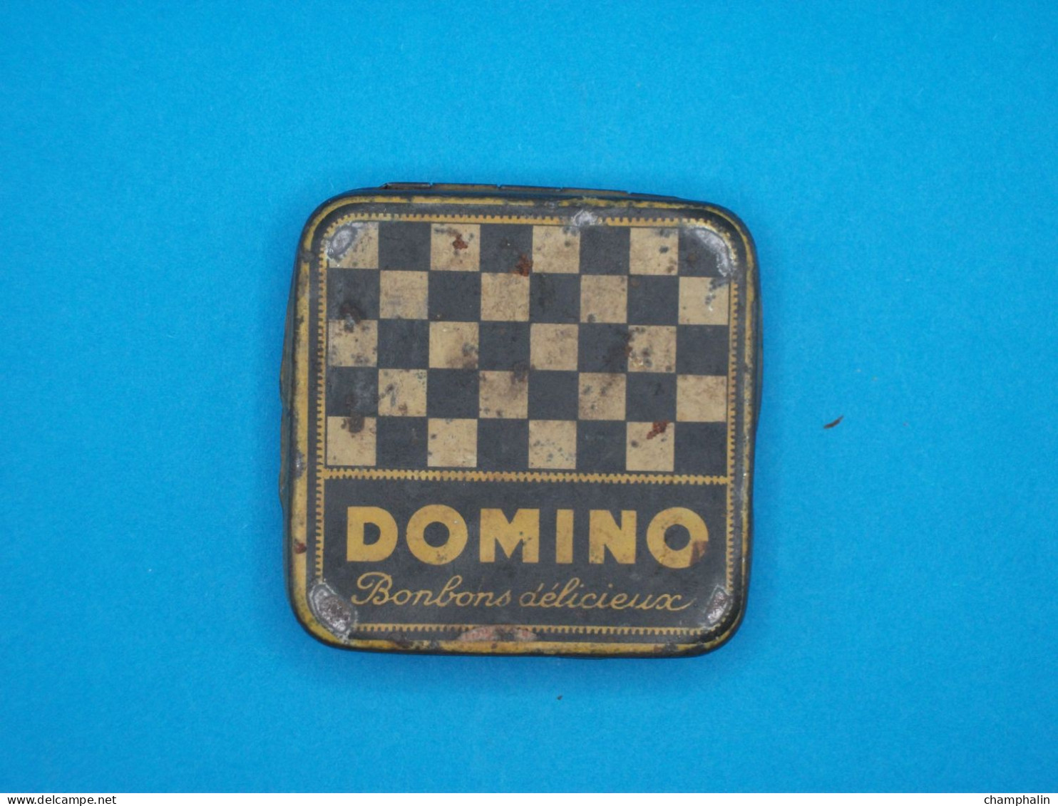 Boîte En Métal Ancienne - Domino Bonbons Délicieux - Distributeur King-Bull à Saint-Ouen (93) - Cajas