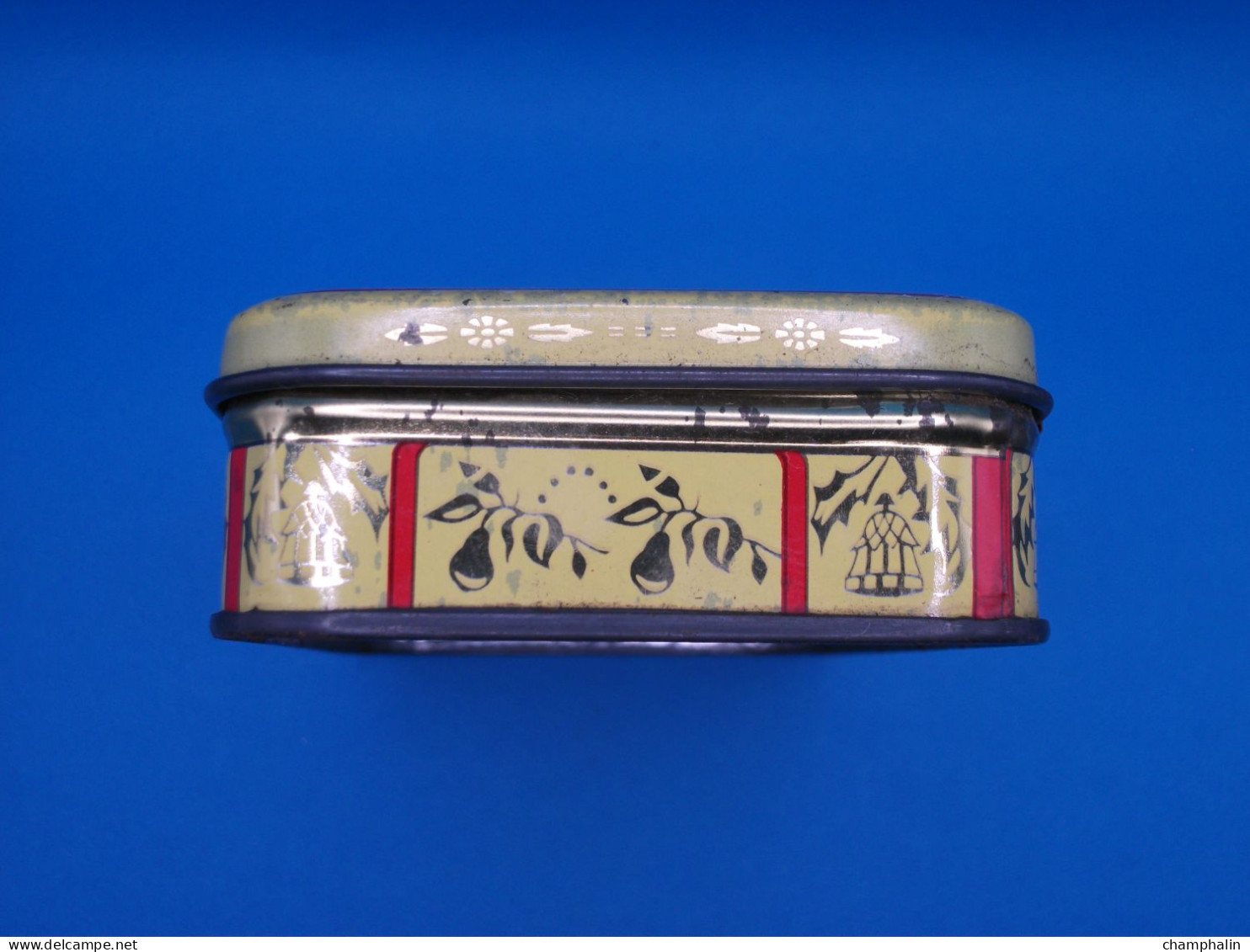 Boîte en métal ancienne - Bergamotes de Nancy - Confiserie Lalonde à Nancy (54)