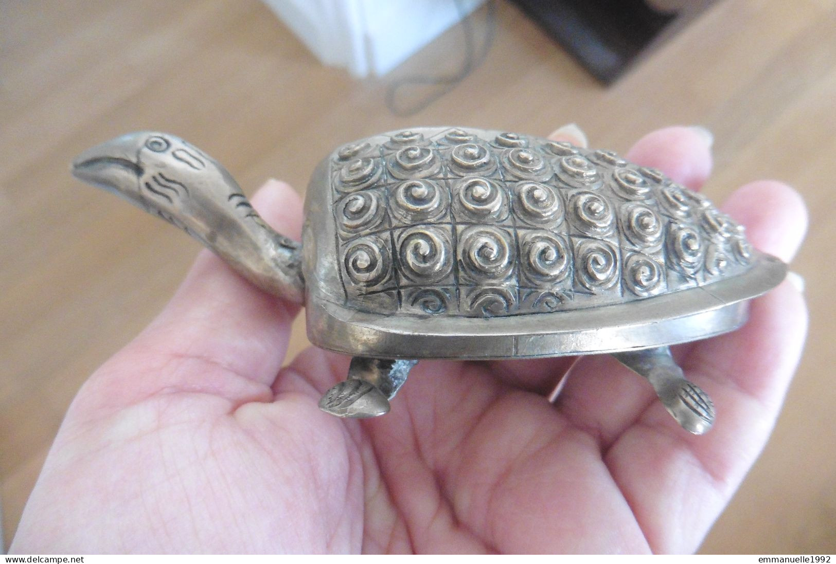 Boite à Pilules Ancienne Tortue En Argent Ciselé Asie Indochine Cambodge Vietnam - Arte Asiático