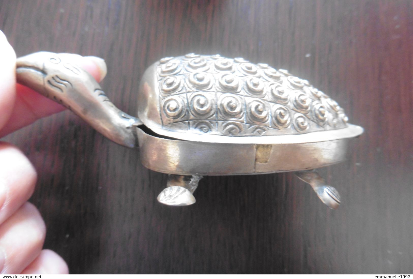 Boite à pilules ancienne tortue en argent ciselé Asie Indochine Cambodge Vietnam