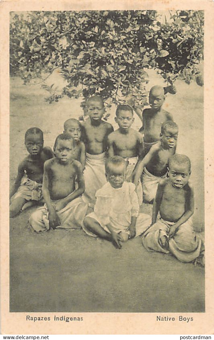 Angola - Native Boys - Publ. Casa 31 De Janeiro  - Angola