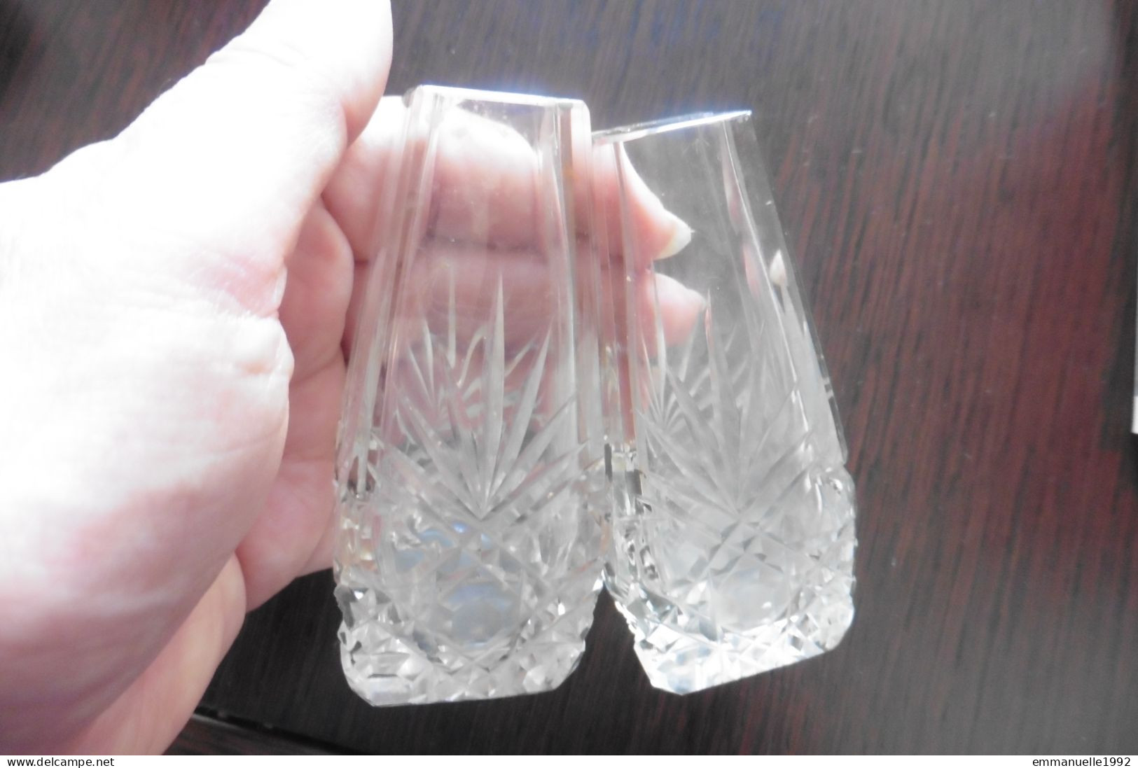 Lot De 2 Petits Vases Soliflores En Cristal Ciselé Sculpté Art Deco Années 1930 - Vasen