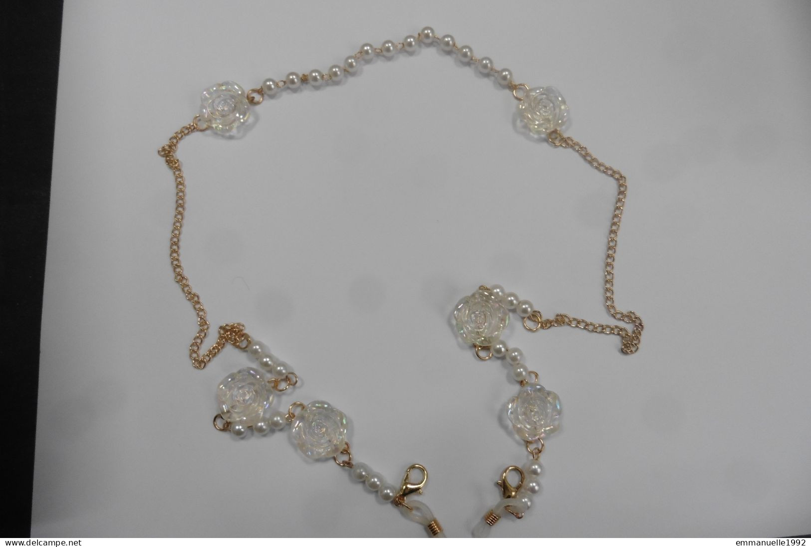 Cordon Chaine à Lunettes En Métal Doré Perles Fines Blanc Nacré Et Roses Fantaisie - Kettingen