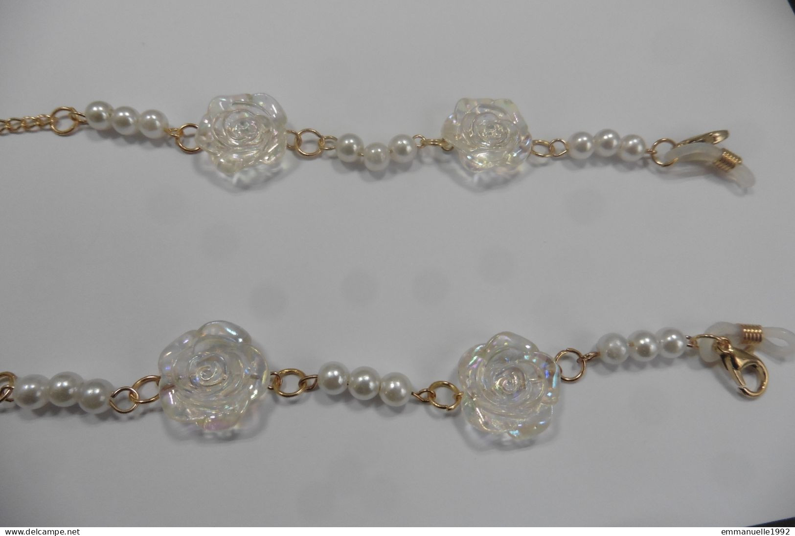 Cordon Chaine à Lunettes En Métal Doré Perles Fines Blanc Nacré Et Roses Fantaisie - Necklaces/Chains