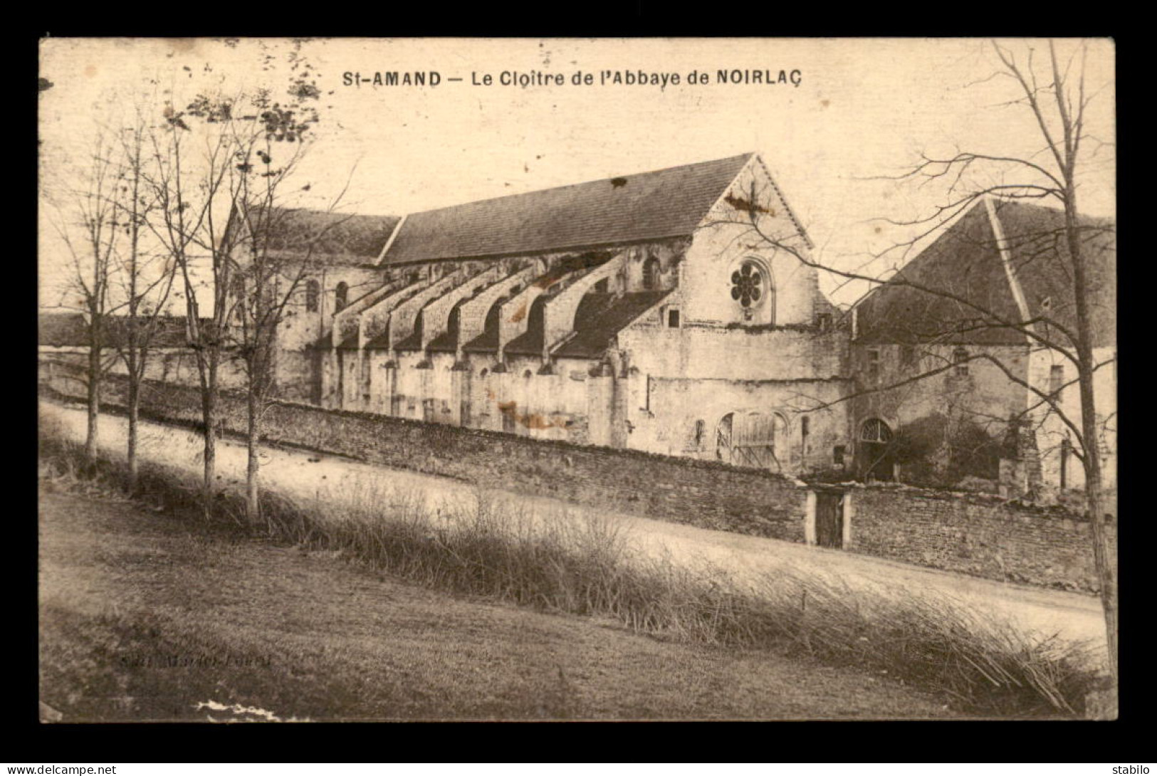 18 - ST-AMAND - LE CLOITRE DE L'ABBAYE DE NOIRLAC - Saint-Amand-Montrond