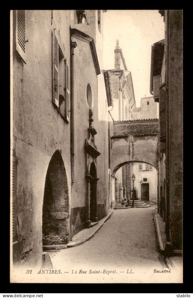 06 - ANTIBES - LA RUE ST-ESPRIT - Antibes