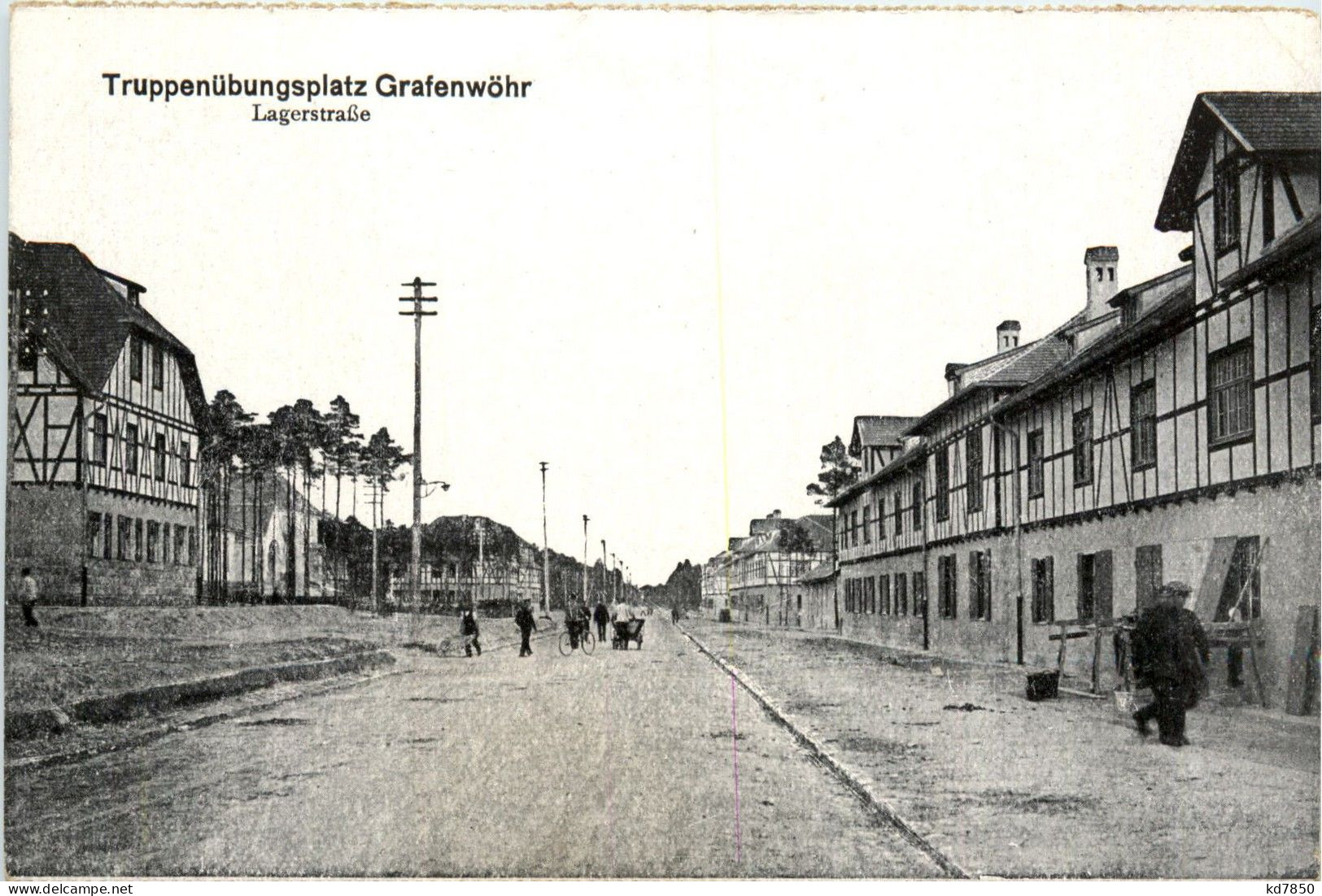 Bayern/Grafenwöhr - Truppenübungsplatz - Lagerstrasse - Grafenwoehr