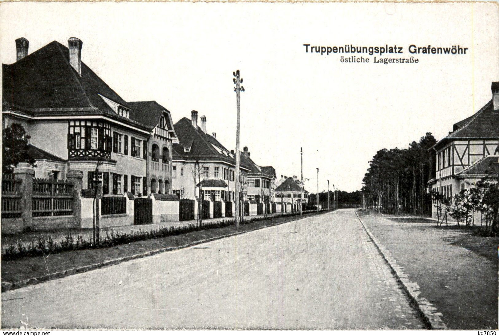 Bayern/Oberpfalz/Grafenwöhr - Truppenübungsplatz, Östliche Lagerstrasse - Grafenwoehr