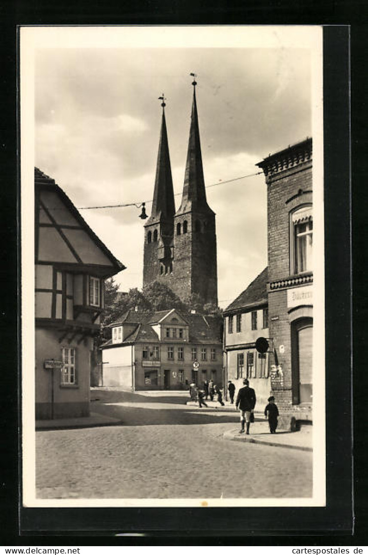 AK Burg B. Magdeburg, Strassenpartie Mit Nikolai-Kirche  - Maagdenburg