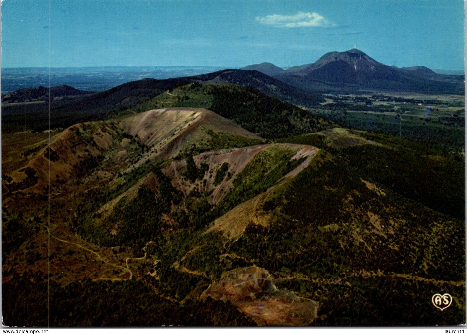 21-4-2024 (2 Z 40)  France - Volcan D'Auvergne (2 Postcards) - Auvergne