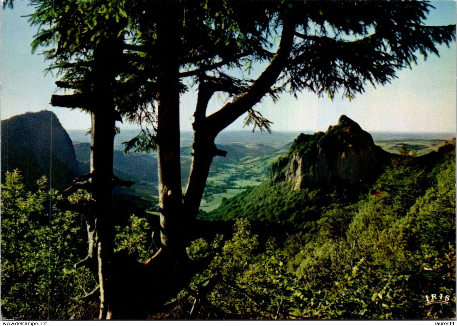 21-4-2024 (2 Z 40)  France - Rochers En D'Auvergne - Auvergne