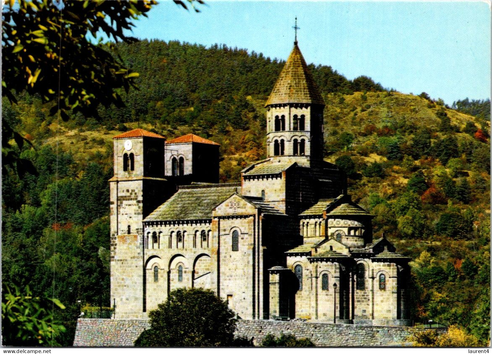 21-4-2024 (2 Z 40)  FRANCE - Eglise De St Nectaire - Iglesias Y Catedrales