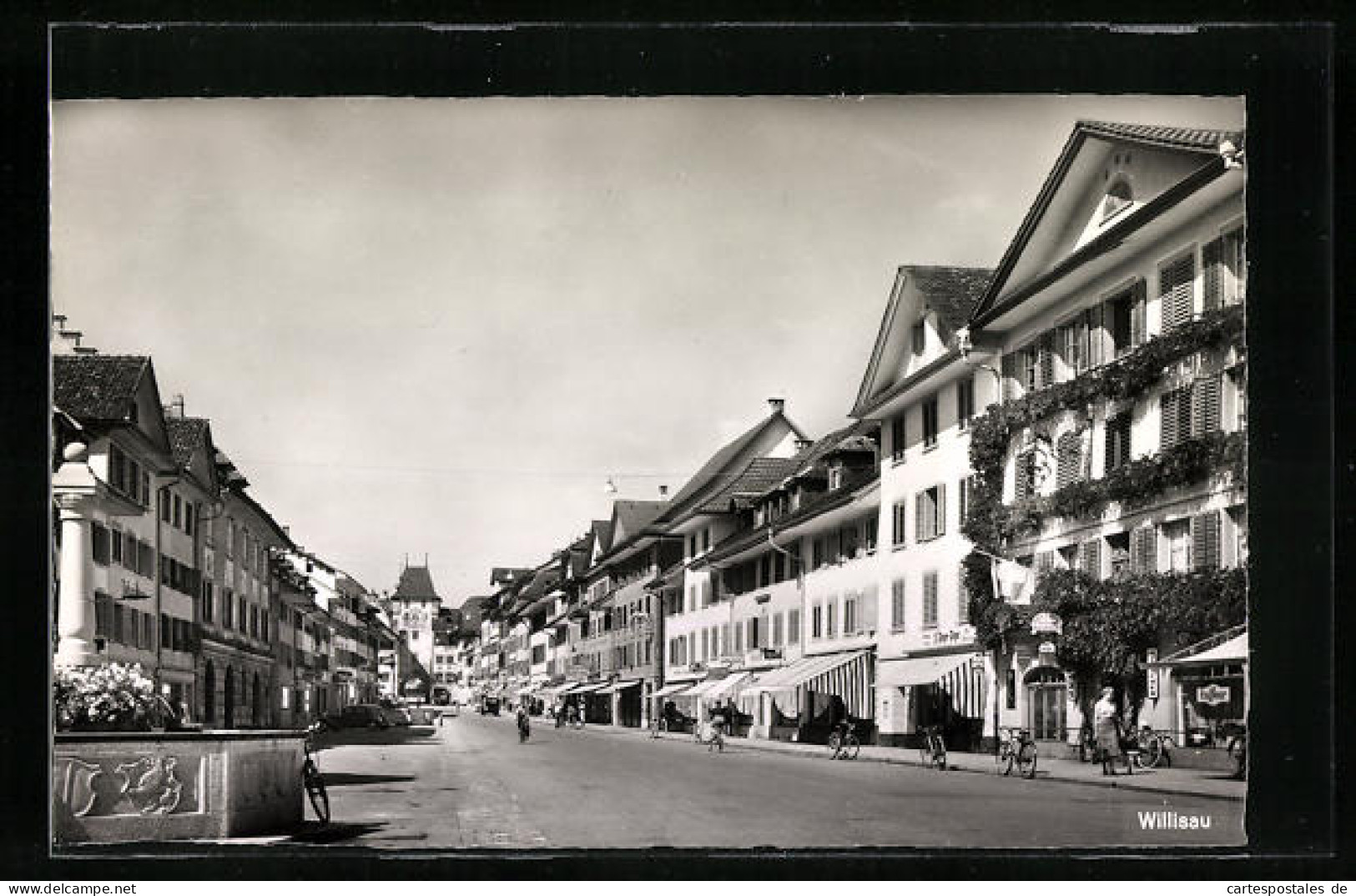 AK Willisau, Am Brunnen Auf Dem Hauptplatz  - Willisau