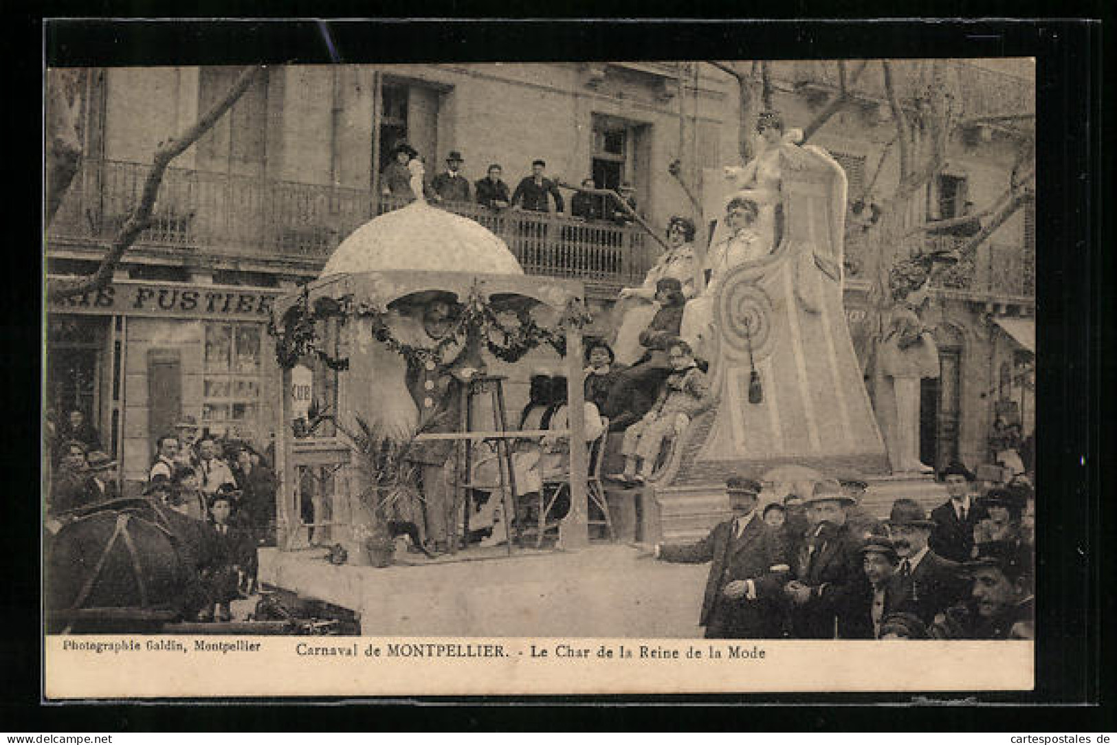 AK Montpellier, Canaval, Le Char De La Reine De La Mode, Umzugswagen Zu Fasching  - Karneval - Fasching