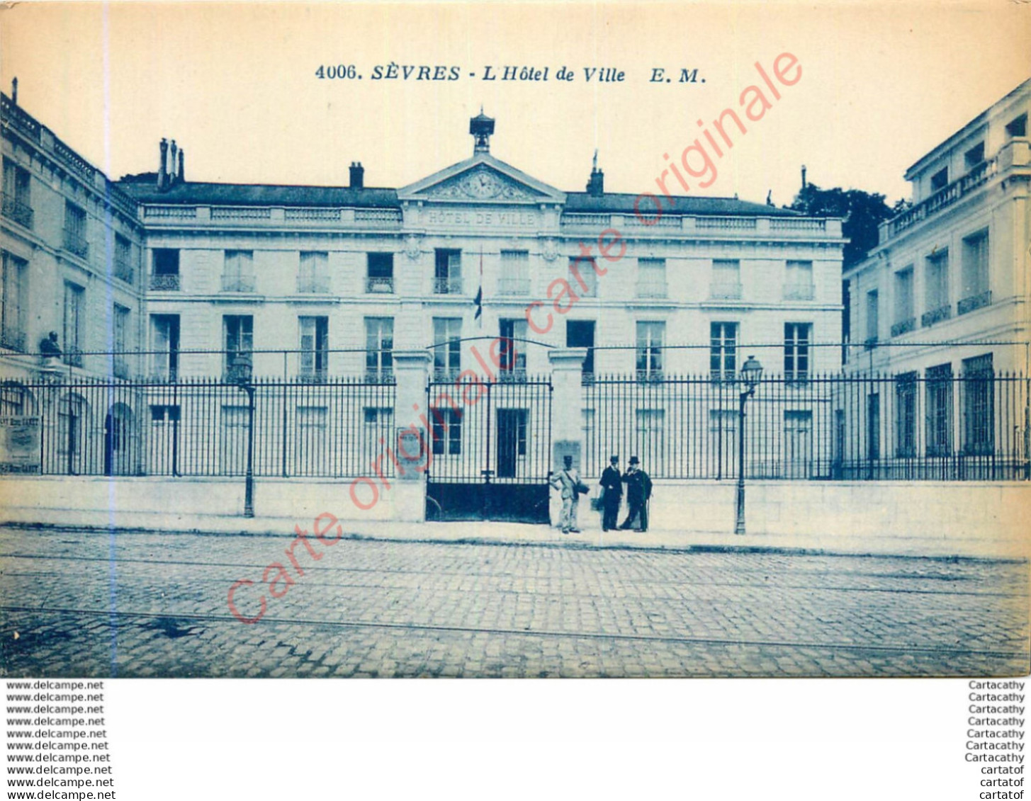 92.  SEVRES .  Hôtel De Ville . - Sevres