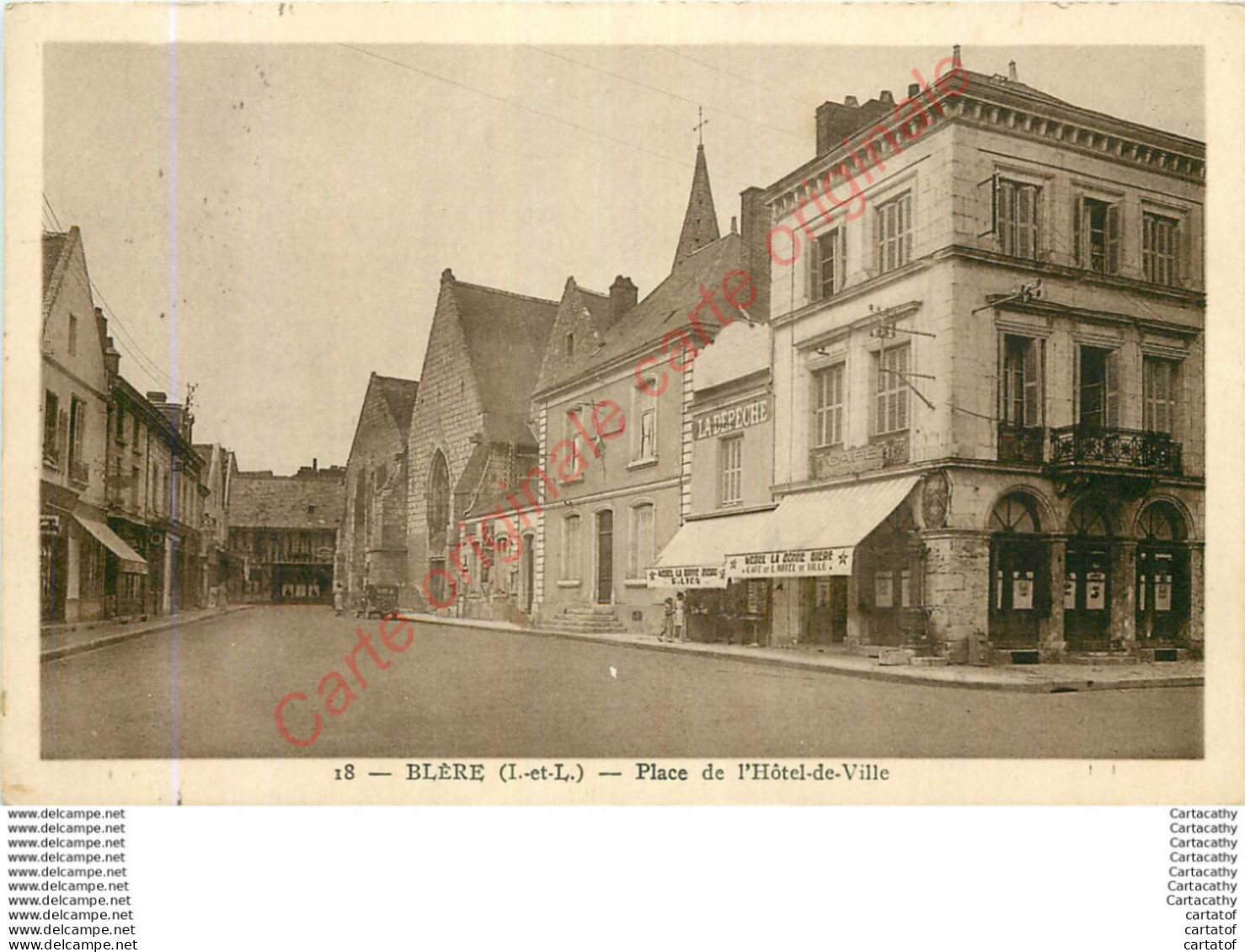 37.  BLERE .  Place De L'Hôtel De Ville . - Bléré