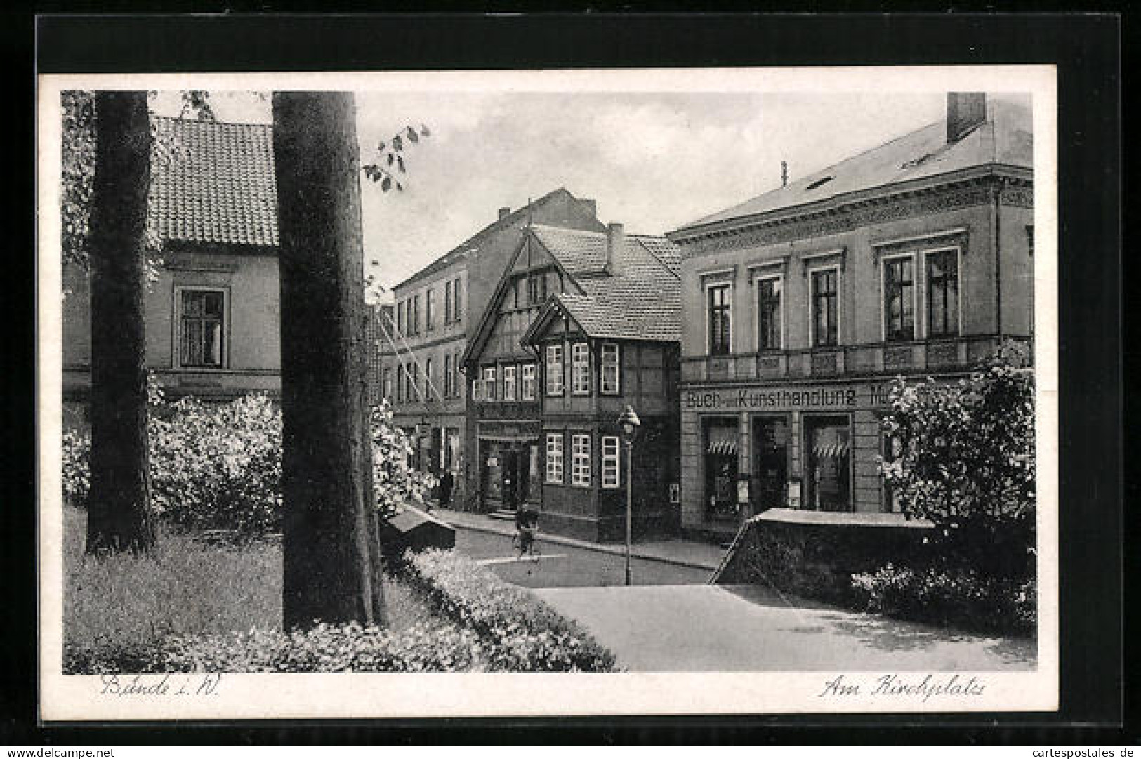 AK Bünde I. W., Am Kirchplatz Mit Buchhandlung  - Buende