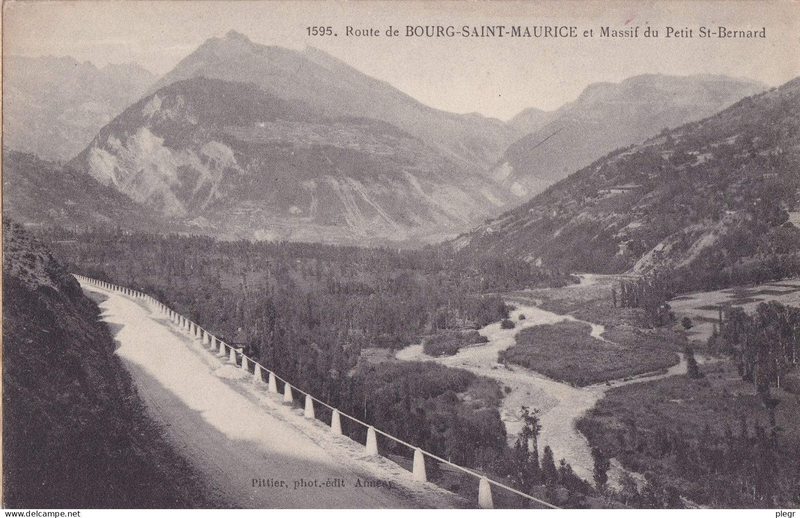 0-73054 01 14 - ROUTE DE BOURG SAINT MAURICE ET MASSIF DU  PETIT ST BERNARD - Bourg Saint Maurice