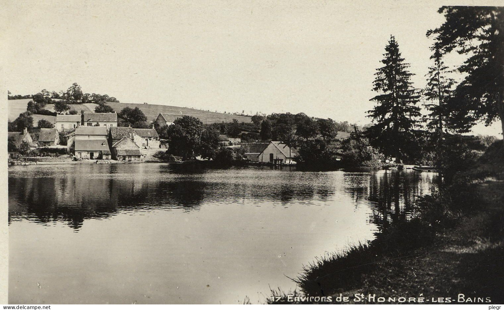 0-58246 01 01 - ST HONORE LES BAINS - LE SEU, L'ETANG ET LE VILLAGE - Saint-Honoré-les-Bains