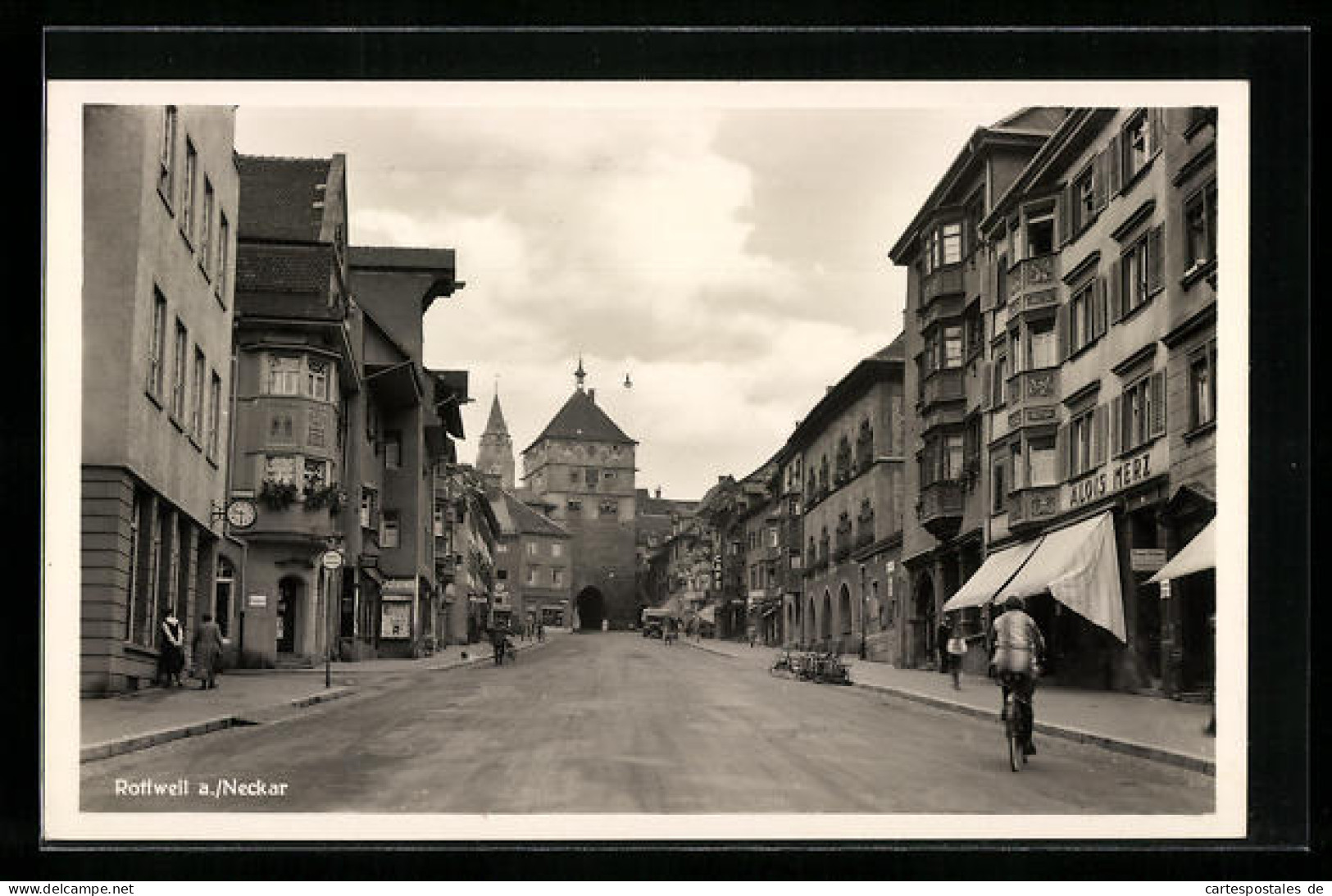 AK Rottweil A. Neckar, Strassenpartie Mit Geschäft V. Alois Merz  - Rottweil