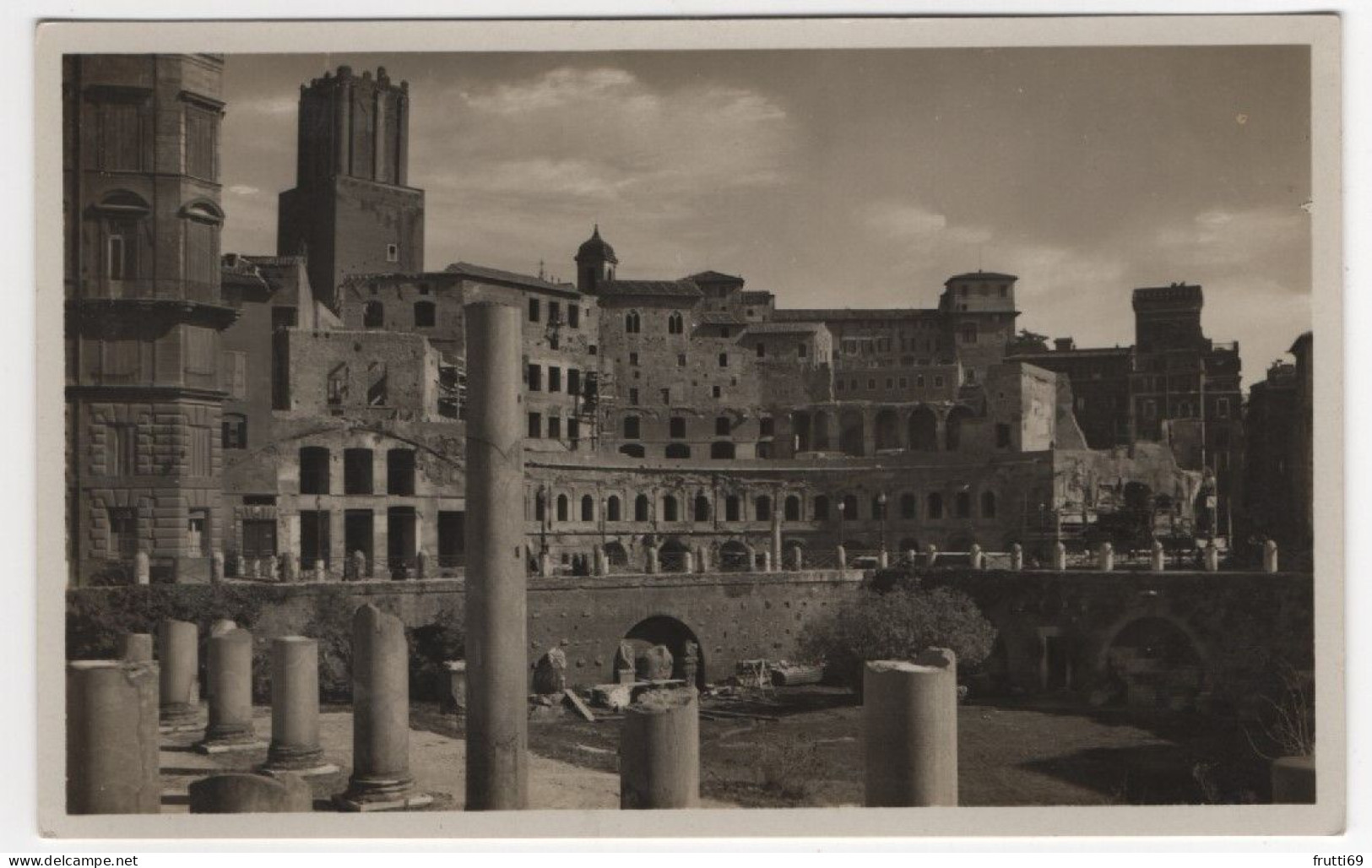 AK 214224 ITALY - Roma - Foro E Mercato Di Traiano - Other Monuments & Buildings