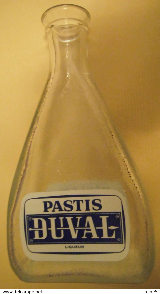 CARAFE PASTIS DUVAL LIQUEUR -HAUTEUR 20 Cm -AUCUN ECLAT -TRES BON ETAT -REF -0-1-5085 - Karaf