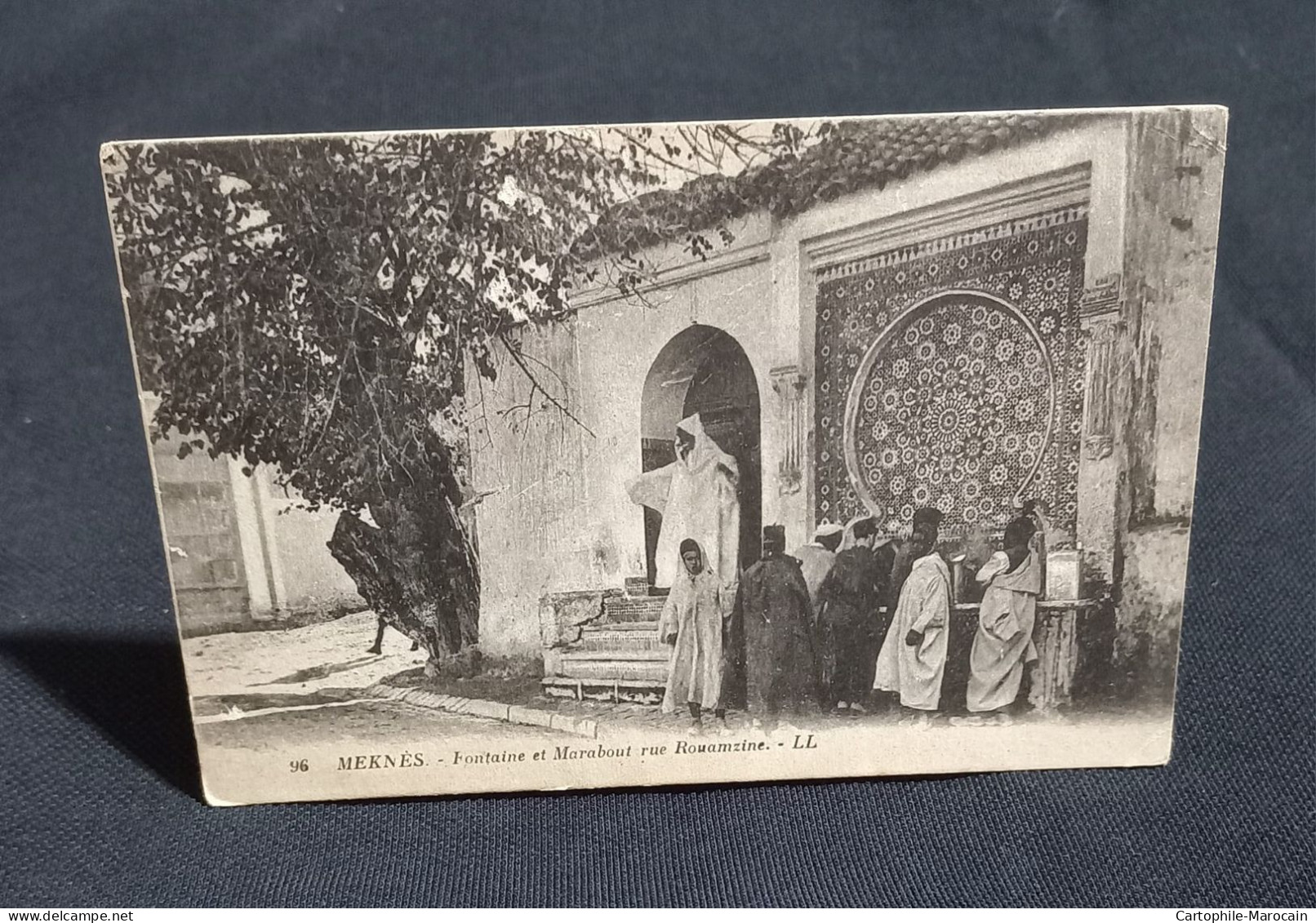 *A-Dlc-06-Cp 37* - MEKNÈS : Fontaine Et Marabout Rue Rouamzine - Meknès