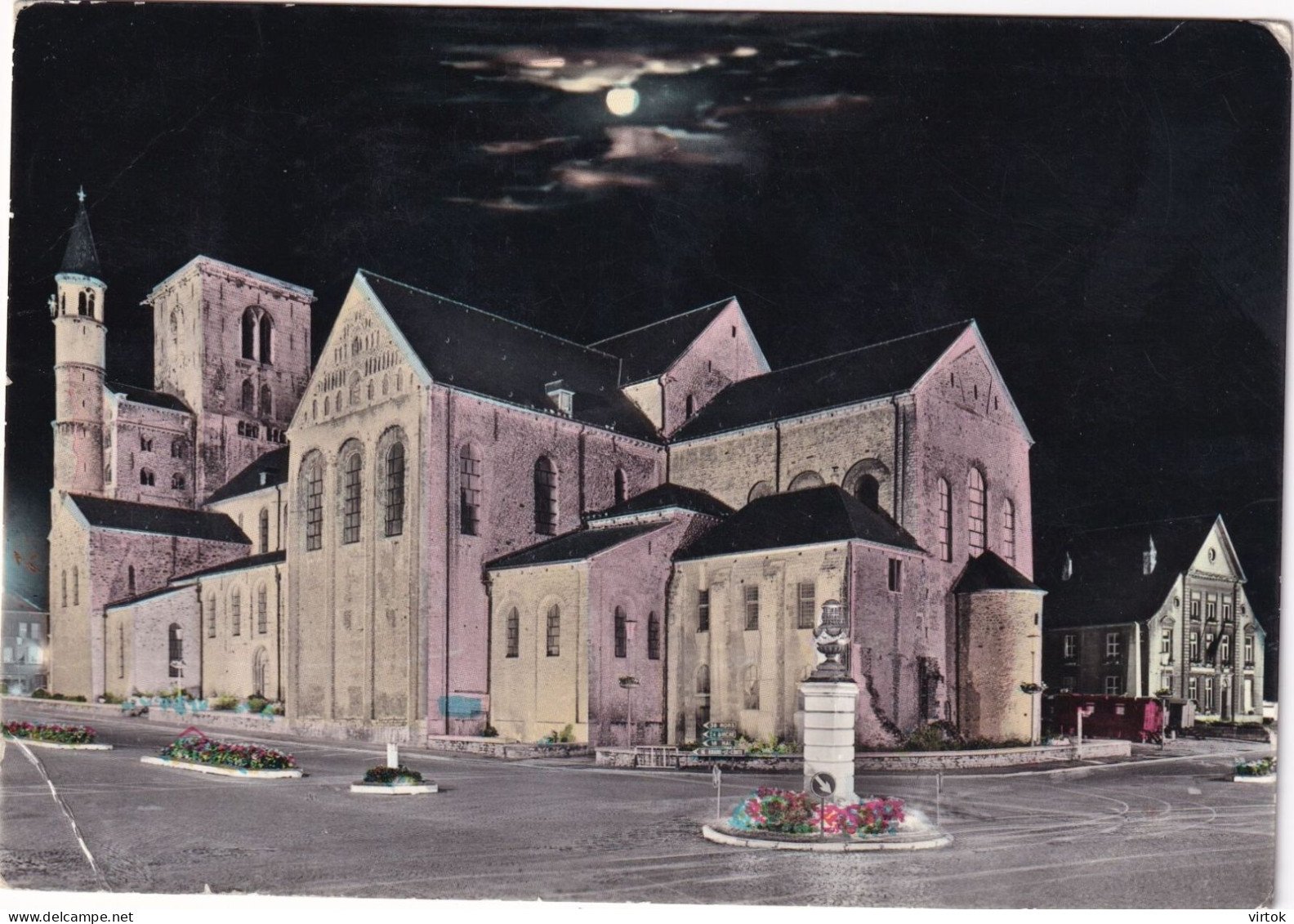 Nivelles :  Collégiale Ste Gertrude La Nuit    ( 15 X 10.5 Cm )  Ecrit Avec Timbre - Nijvel