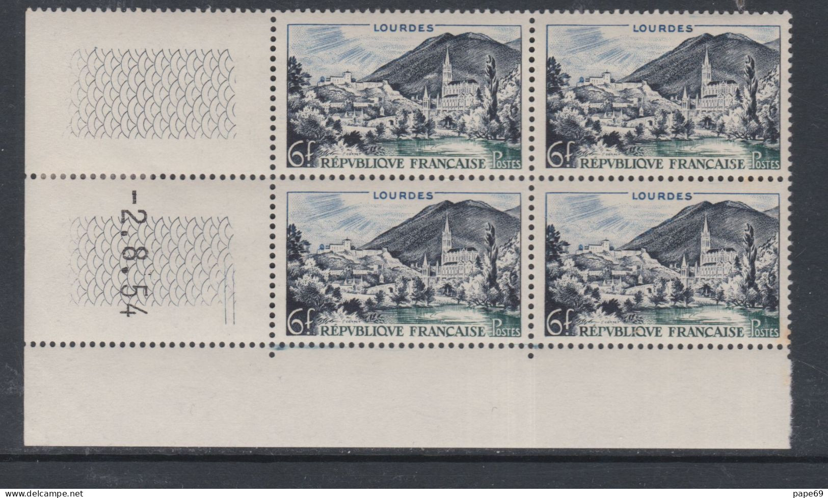 France N° 976 XX Lourdes En Bloc De 4 Coin Daté Du 2 . 8 . 54 ; 2 Traits  Charnière Sur Bord De Feuille,  TB - 1950-1959