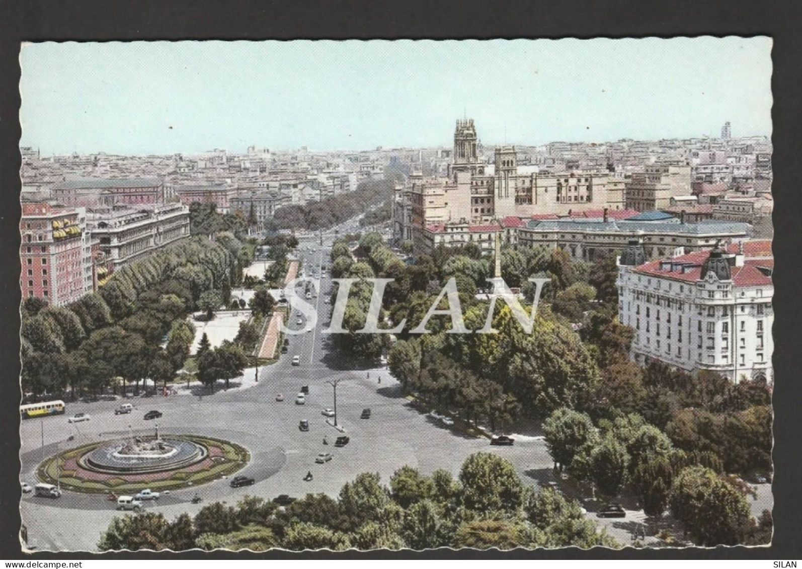 Postal Madrid Panoramica Plaza Cánovas Del Castillo Y Salón Del Prado García Garrabella - Madrid