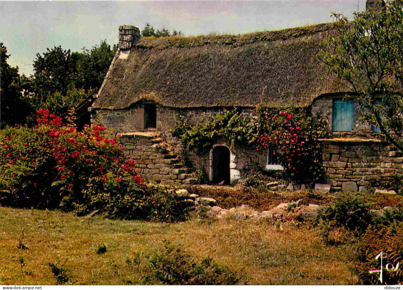 Régions - Bretagne - Chaumière Bretonne à Escalier Extérieur - CPM - Voir Scans Recto-Verso - Bretagne