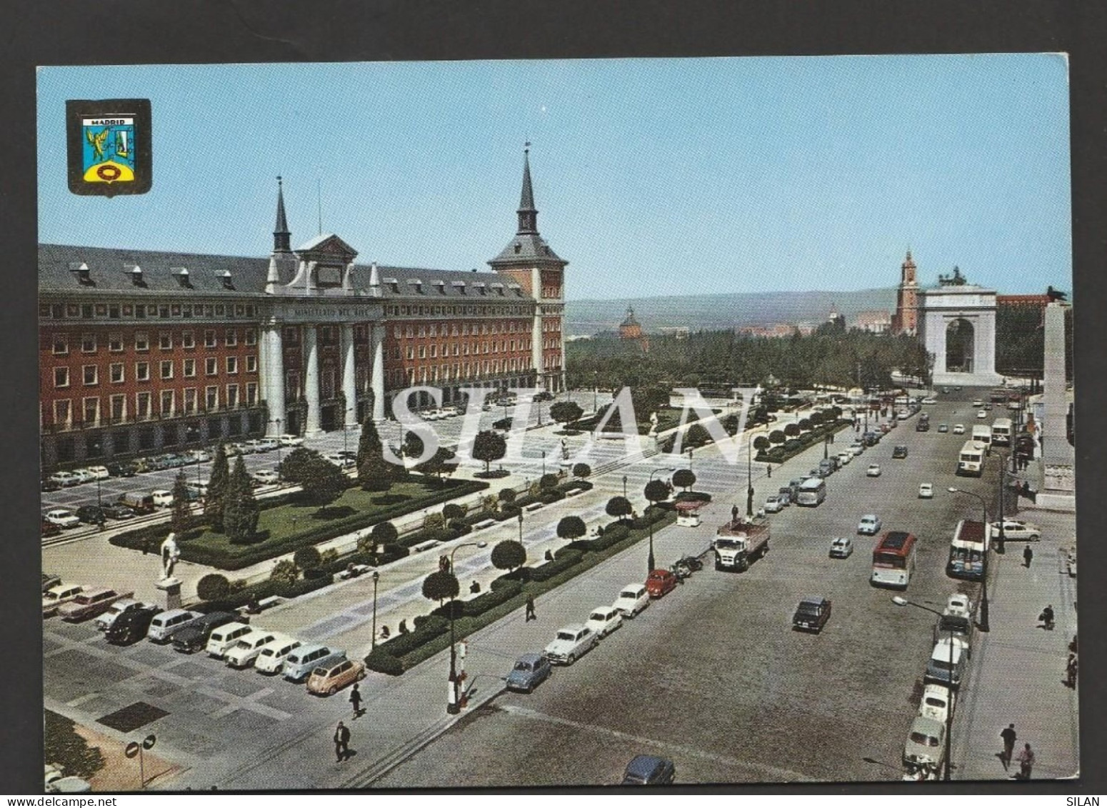 Madrid Ministerio Del Aire Y Arco Del Triunfo Domínguez - Madrid