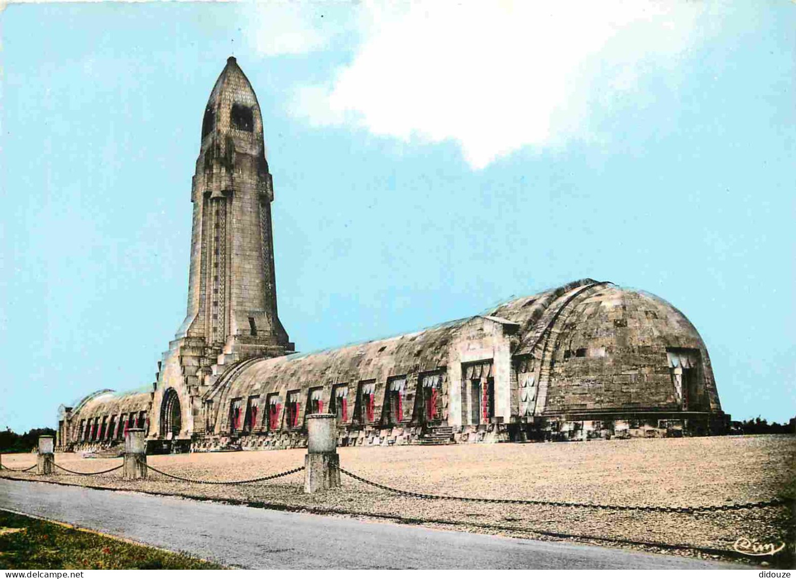 55 - Douaumont - L'Ossuaire De Douaumont - Mention Photographie Véritable - Carte Dentelée - CPSM Grand Format - Voir Sc - Douaumont