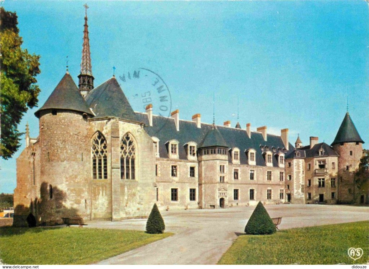 03 - Lapalisse - Le Château - CPM - Voir Scans Recto-Verso - Lapalisse