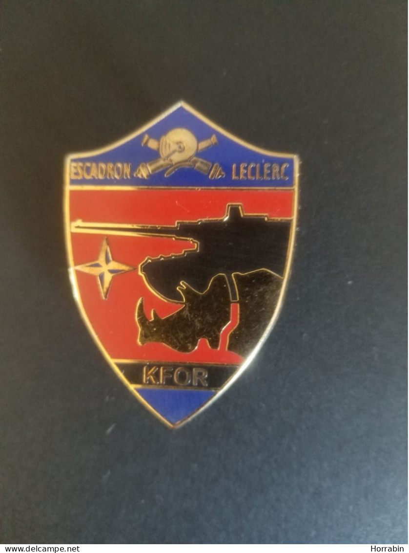 Rare: Insigne Métallique KOSOVO / Escadron Leclerc / 2001 - Army