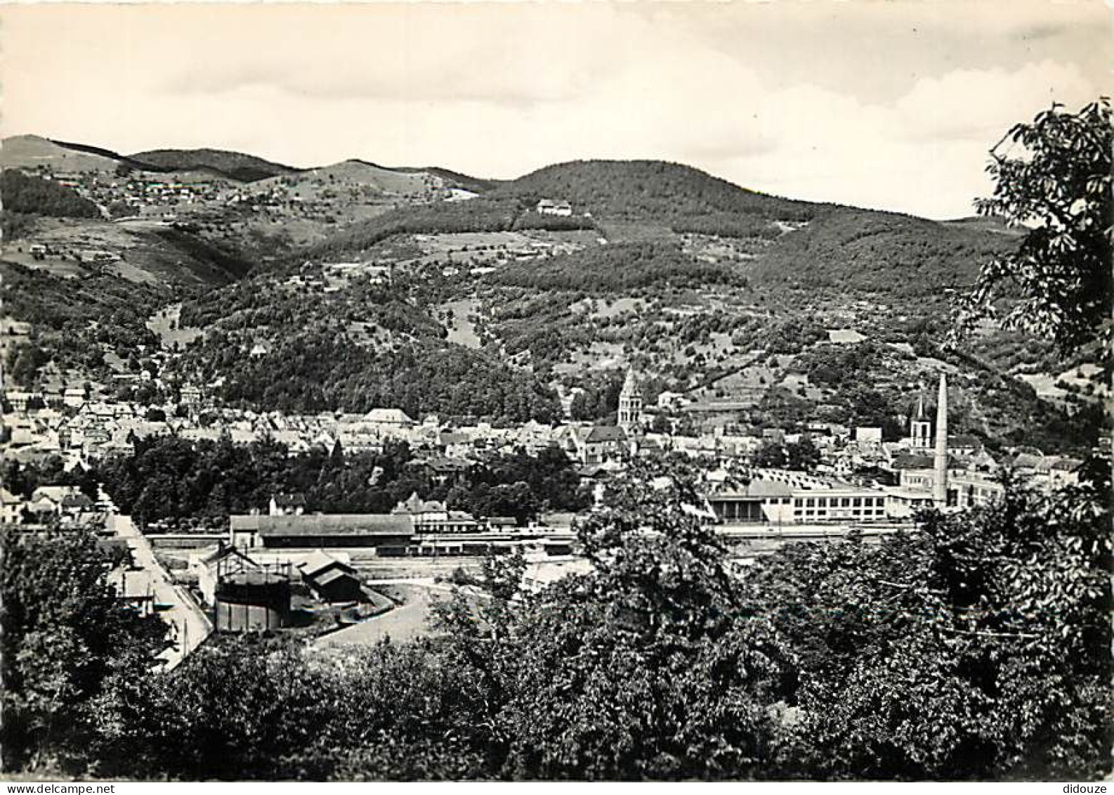 68 - Munster - Vue Générale Avec Sana S. N. C. F. Et Hohrodberg - Mention Photographie Véritable - CPSM Grand Format - C - Munster