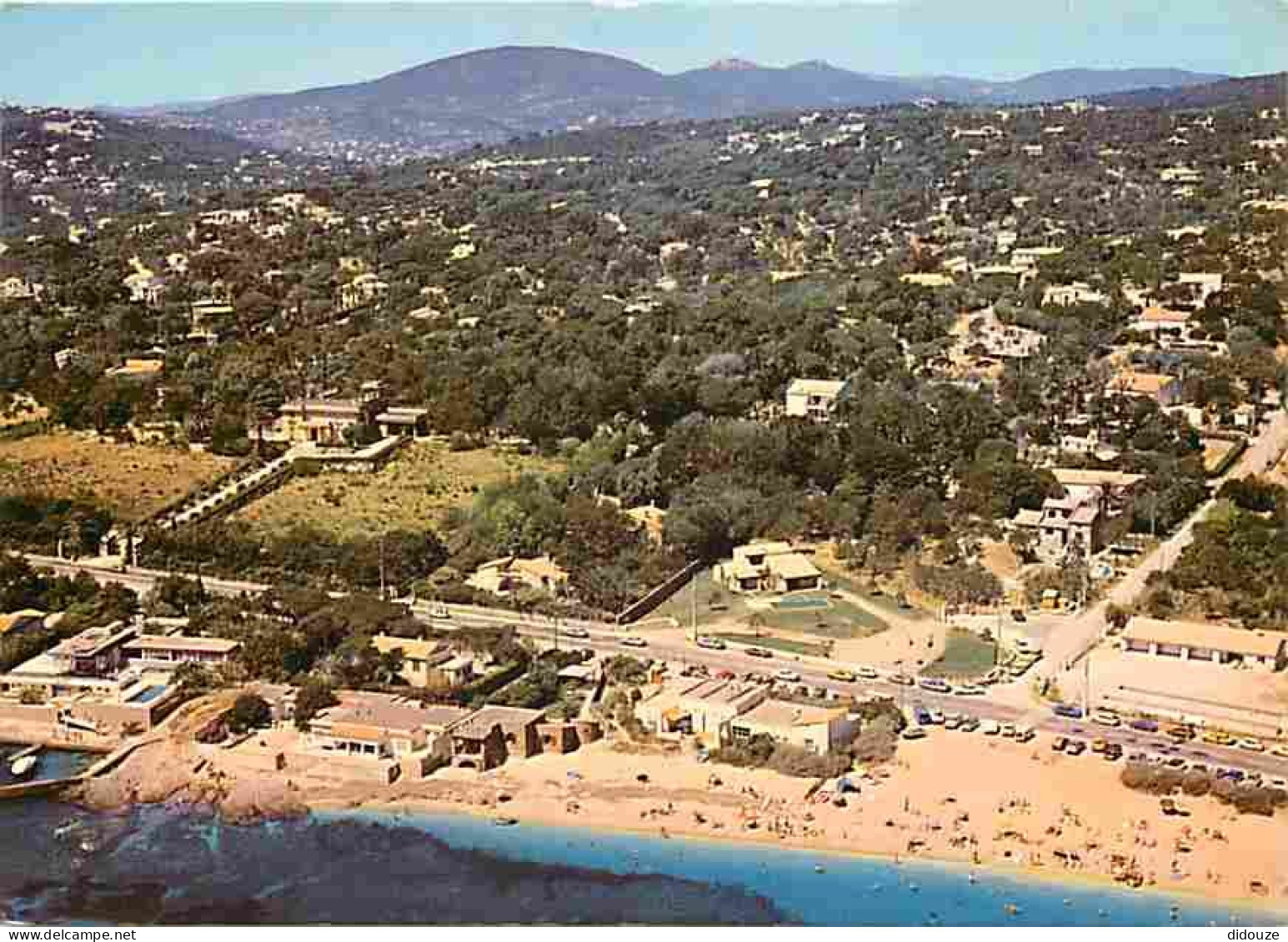 83 - Les Issambres - La Plage De La Nartelle - Vue Aérienne - CPM - Voir Scans Recto-Verso - Les Issambres