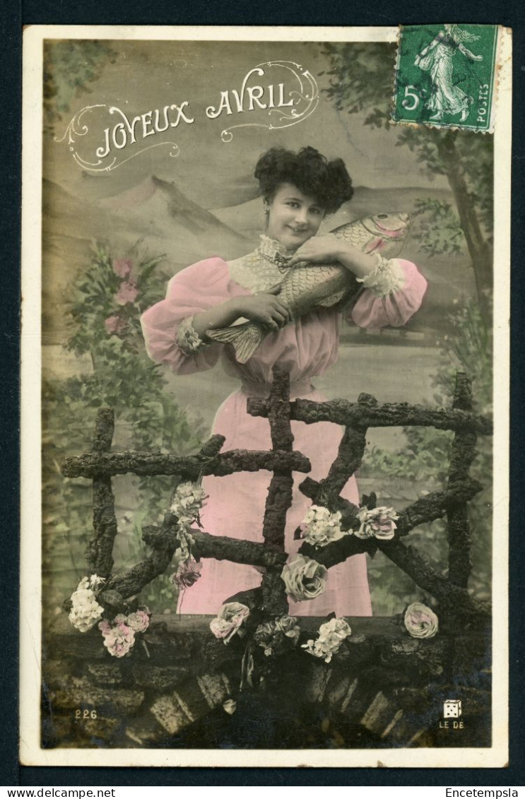 CPA - Carte Postale - Thème - Fête - Joyeux Avril - Femme Avec Un Poisson (CP24681) - April Fool's Day