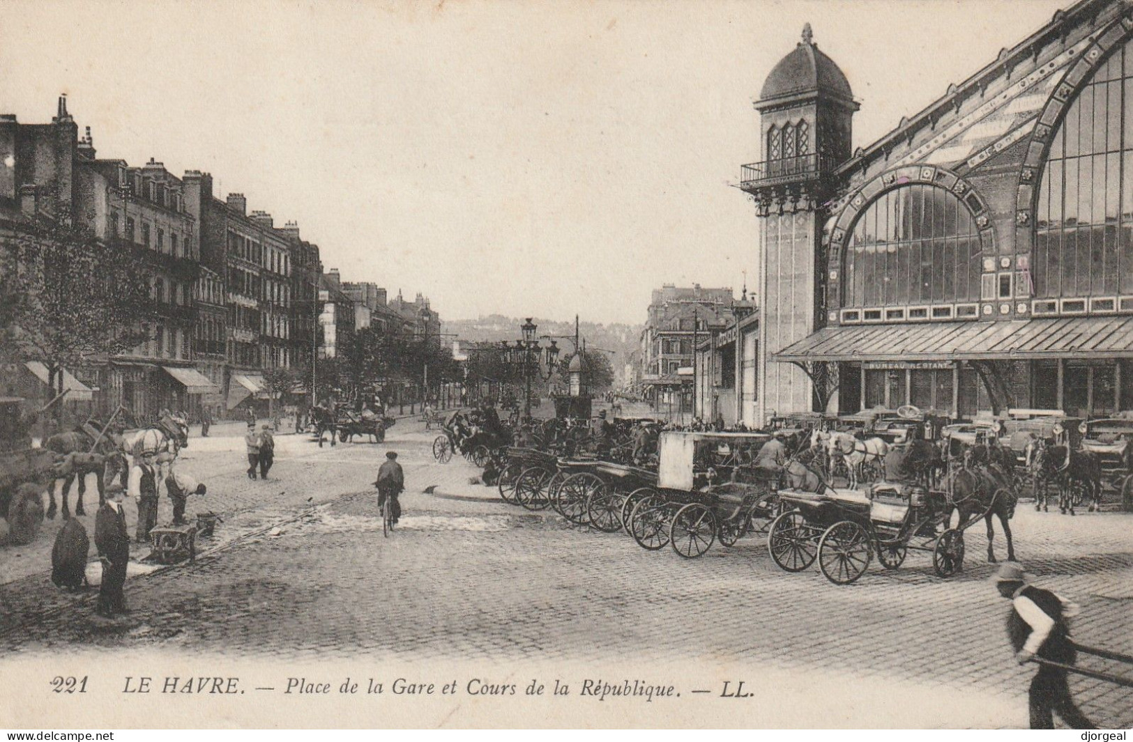 LE HAVRE-76- Place De La Gare - Stazioni