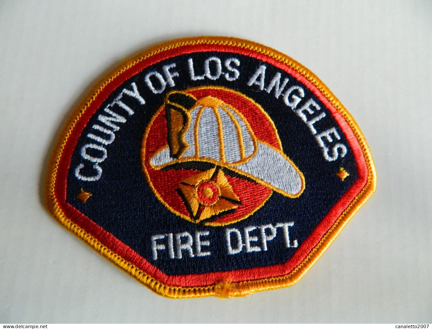 LOS ANGELES +POMPIERS : TRES BEL ECUSSON DES POMPIERS DU COUTRY OF LOS ANGELES FIRE DEPARTEMENT ETATS UNIS - Pompiers