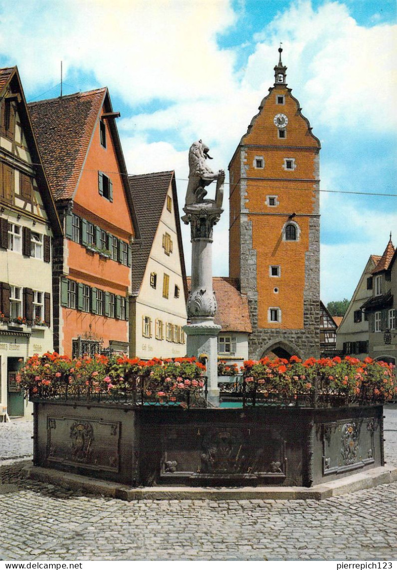 Dinkelsbühl - La Fontaine Du Lion - Dinkelsbühl