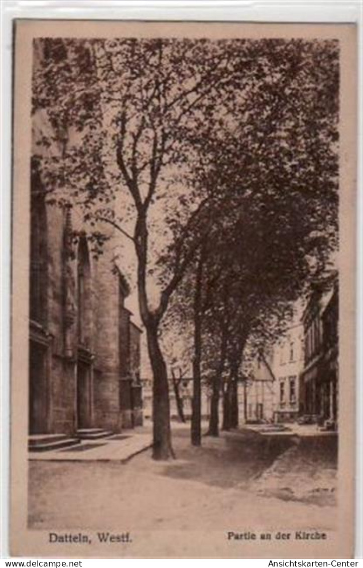 39063104 - Datteln Mit Partie An Der Kirche Gelaufen, Mit Marke Und Stempel Von 1927. Leichter Knick Kartenmitte, Leich - Castrop-Rauxel